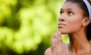 woman-praying-elev8
